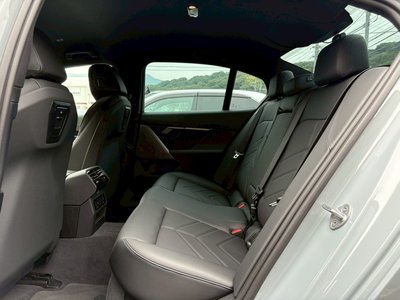 صورة مصغرة 14 لـ 2024 BMW 5 SERIES