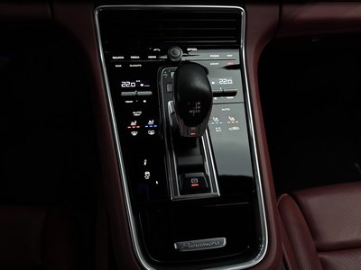 PORSCHE PANAMERA - 9