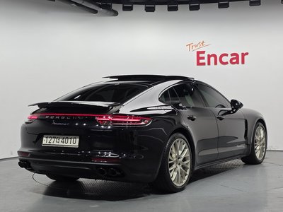 PORSCHE PANAMERA - 4