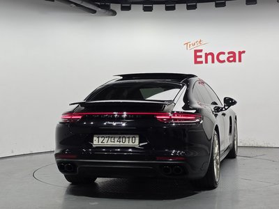 PORSCHE PANAMERA - 3