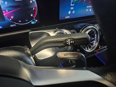 MERCEDES-BENZ GLB - 9