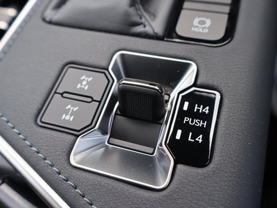 صورة مصغرة 61 لـ 2025 Lexus GX