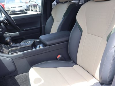 صورة مصغرة 35 لـ 2025 Lexus GX