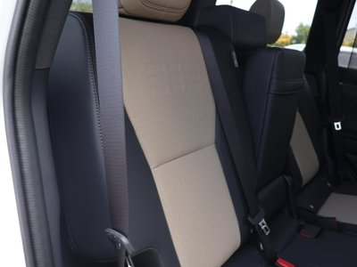 صورة مصغرة 41 لـ 2025 Lexus GX