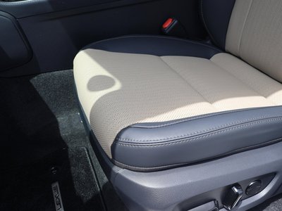 صورة مصغرة 36 لـ 2025 Lexus GX