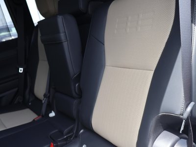 صورة مصغرة 38 لـ 2025 Lexus GX