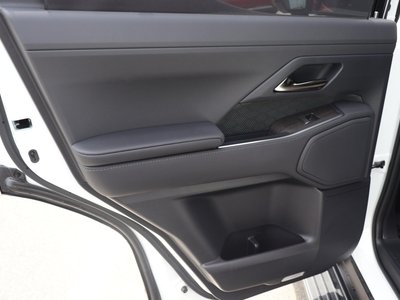 صورة مصغرة 32 لـ 2025 Lexus GX
