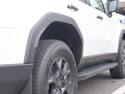صورة مصغرة 13 لـ 2025 Lexus GX