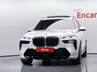 2025 BMW X7 照片 2