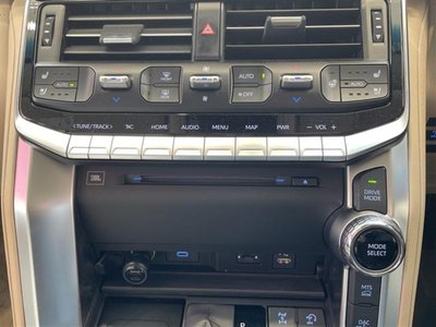 TOYOTA LAND CRUISER 300 - 9