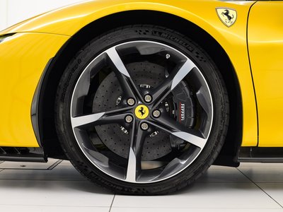 2023 Ferrari SF90 SPIDER — фото 9
