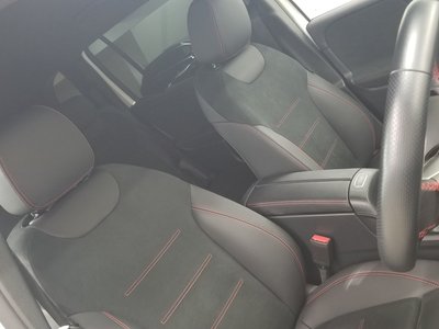 2025 Mercedes-BENZ GLB — миниатюра 16