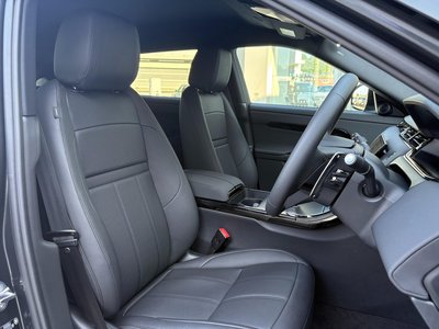 صورة 8 لـ 2025 LAND Rover RANGE ROVER EVOQUE