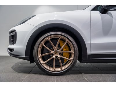 صورة 10 لـ 2022 Porsche CAYENNE