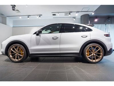 2022 Porsche CAYENNE — миниатюра 13