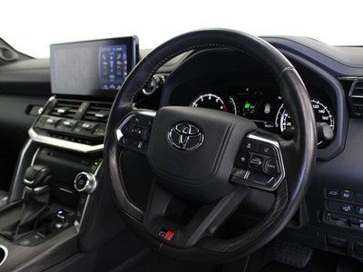 TOYOTA LAND CRUISER 300 - 4