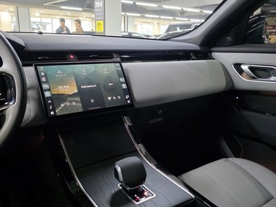 LAND ROVER RANGE ROVER VELAR - 10