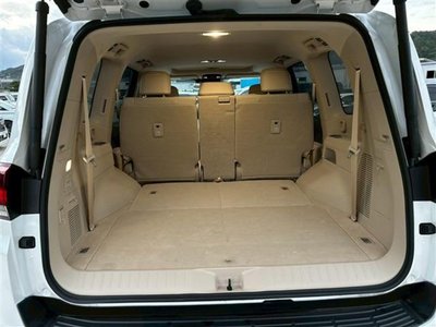 TOYOTA LAND CRUISER 300 - 8