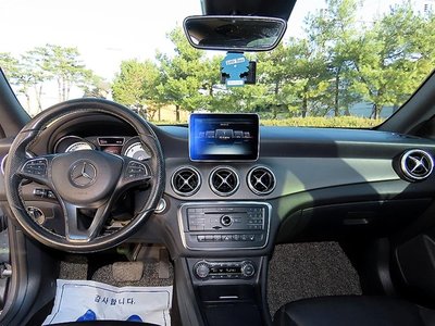 MERCEDES-BENZ CLA - 5