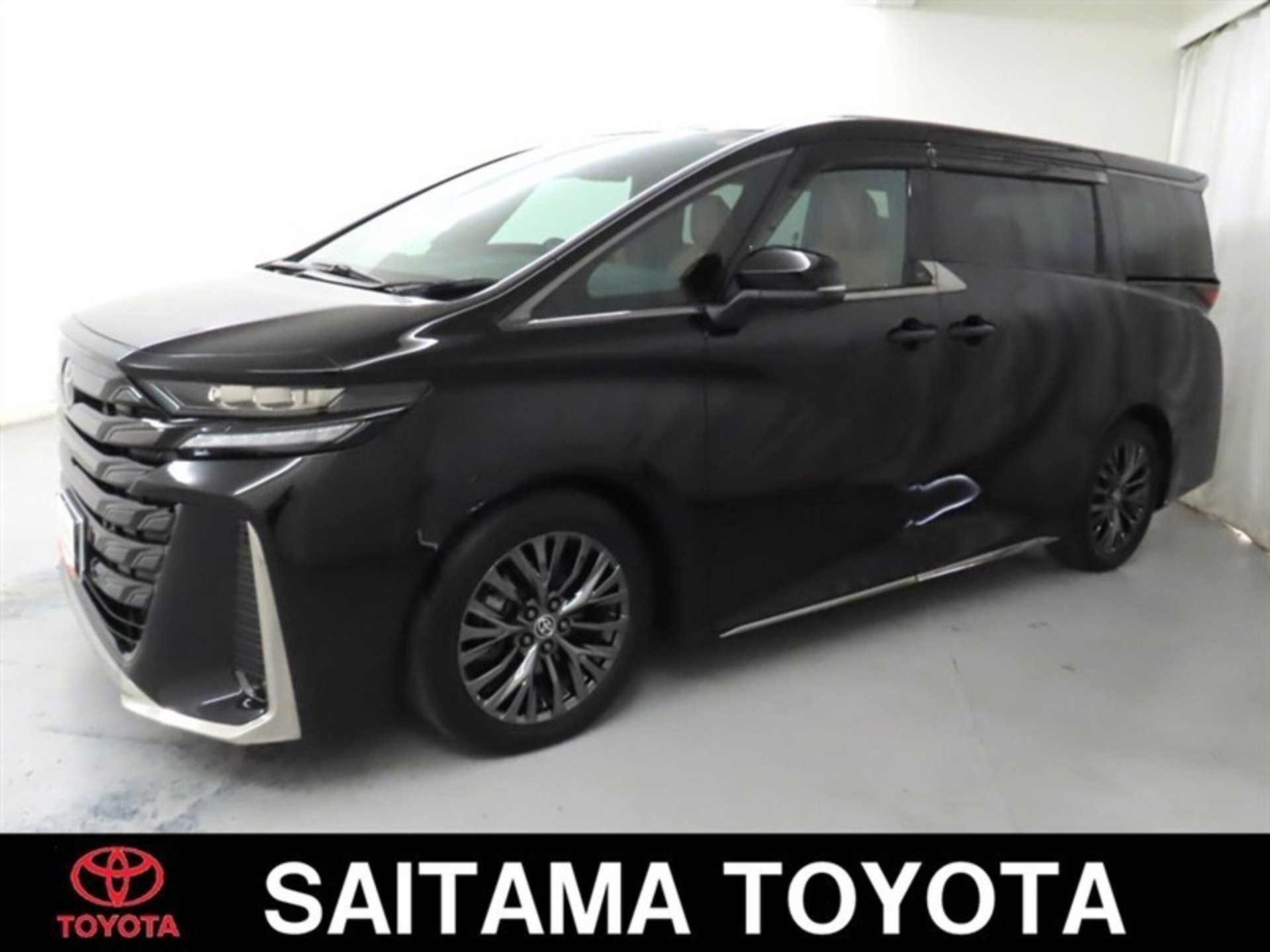 TOYOTA VELLFIRE - View 1