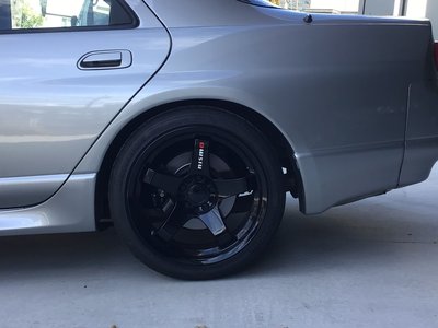 NISSAN SKYLINE GT-R SEDAN - 3