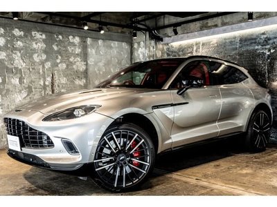 ASTON MARTIN DBX - 7
