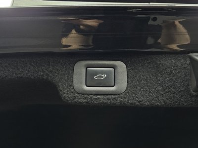 2023 Lexus LS — миниатюра 21