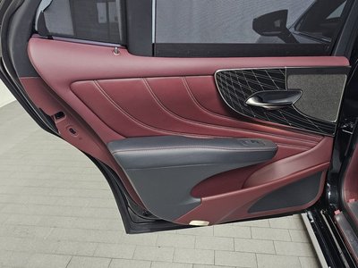 2023 Lexus LS — миниатюра 15