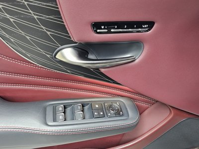 2023 Lexus LS — миниатюра 27