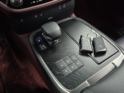 2023 Lexus LS — миниатюра 12