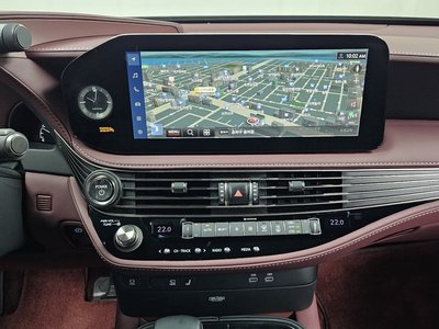 2023 Lexus LS — миниатюра 18