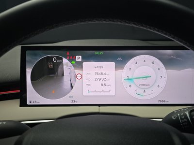 2025 Genesis GV70 photo 8