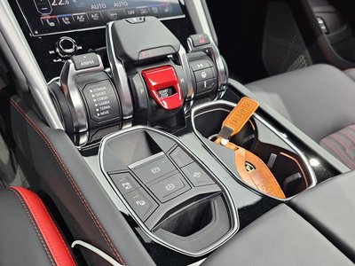 LAMBORGHINI URUS - 9