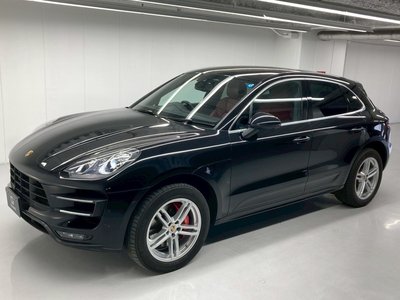PORSCHE MACAN - 1