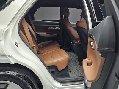 2026 Genesis GV70 — миниатюра 18
