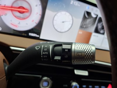 2026 Genesis GV70 — миниатюра 28