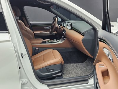 2026 Genesis GV70 — миниатюра 17