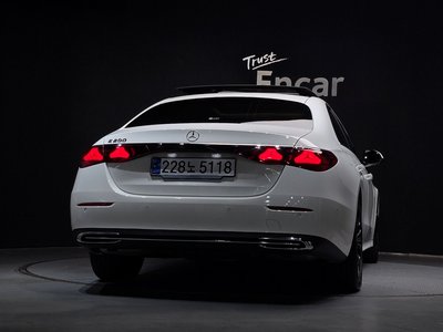 MERCEDES-BENZ E-CLASS - 3