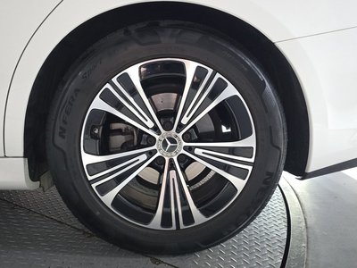MERCEDES-BENZ E-CLASS - 8