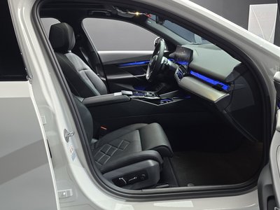 2024 BMW 5 SERIES — миниатюра 16