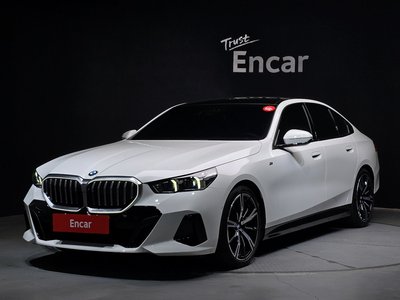 2024 BMW 5 SERIES 照片 1