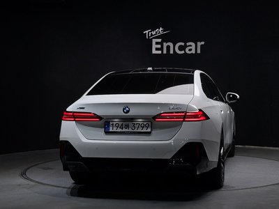 2024 BMW 5 SERIES 照片 3
