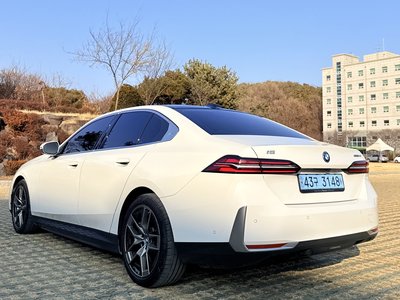 BMW I5 - 3