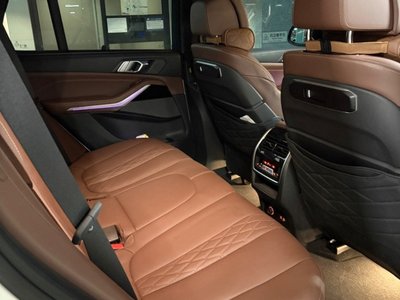2025 BMW X5 photo 8