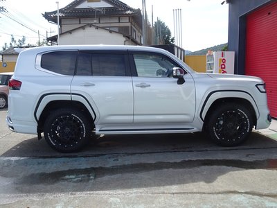 TOYOTA LAND CRUISER 300 - 5