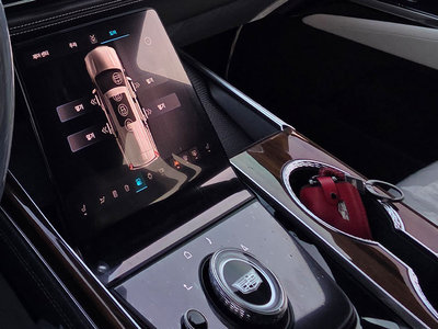 CADILLAC ESCALADE - 8