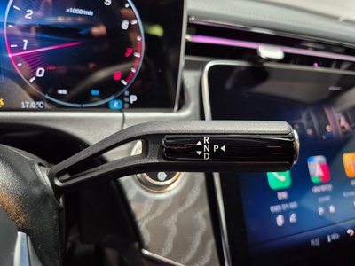 MERCEDES-BENZ E-CLASS - 9