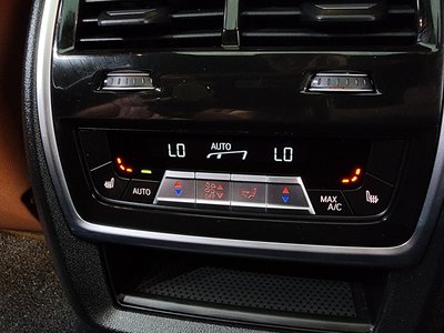 2025 BMW X7 缩略图 23