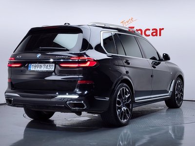 2025 BMW X7 photo 4