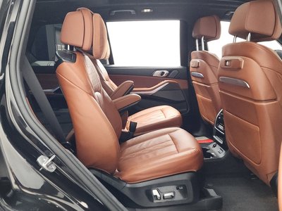 2025 BMW X7 缩略图 16
